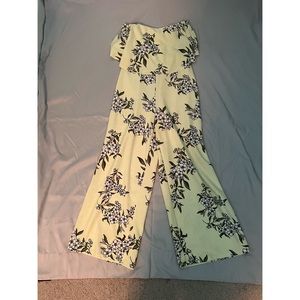 💥SOLD💥 Strapless floral romper